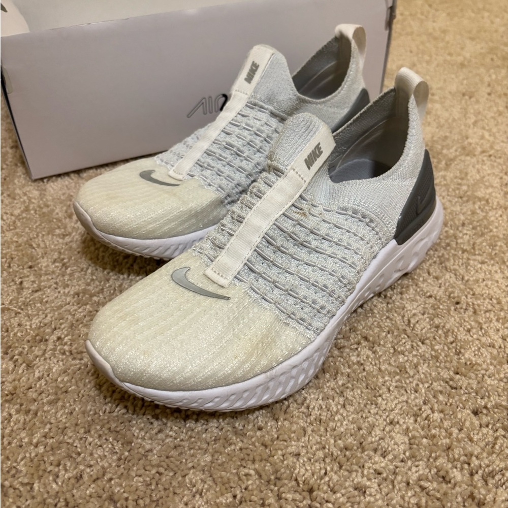 Nike Women's White and Gray Running Shoes